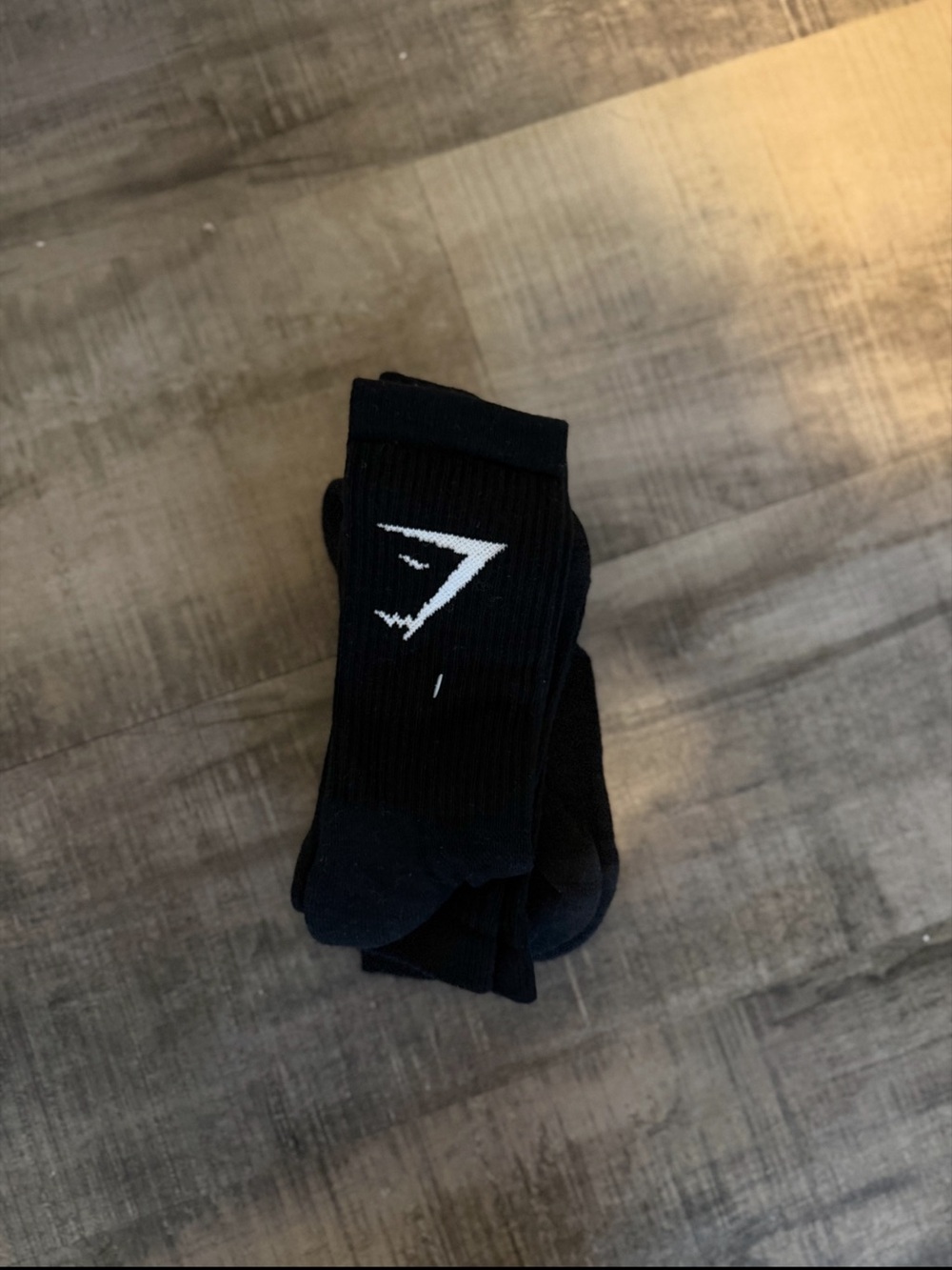 Women’s 2 pack crew socks gym shark